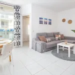 A Pie De Todo, Luz, Balcon Y Playa En Tossa Appartamento